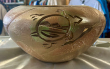 Navajo Pottery Maded by Leroy Kaye