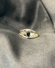 Sterling Silver w/Black Jet Stone Ring size 8