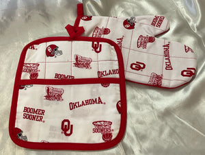 Handmade oven mit and potholder set